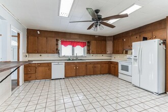 512 Elizabeth Dr in Eagleville, PA - Building Photo - Building Photo