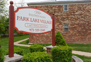 Park Lake Village in Parsippany, NJ - Building Photo - Building Photo