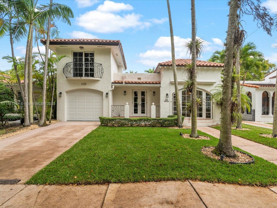 1125 Asturia Ave in Coral Gables, FL - Building Photo