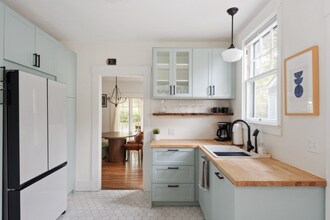 4421 SE Division St in Portland, OR - Building Photo - Building Photo