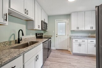 2206 Guess Rd in Durham, NC - Building Photo - Building Photo