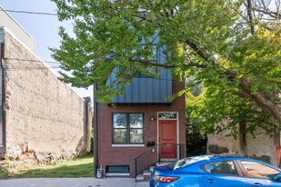 1325 S Dover St in Philadelphia, PA - Building Photo