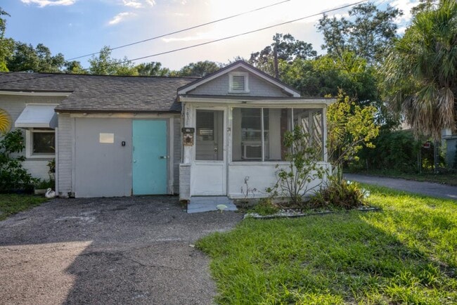 property at 235 1/2 16th Ave S