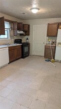 1009 Autumn Crest Ct in Stone Mountain, GA - Building Photo - Building Photo
