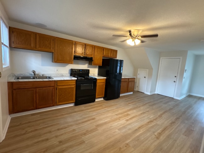 337 Montcalm St in Chicopee, MA - Building Photo - Building Photo