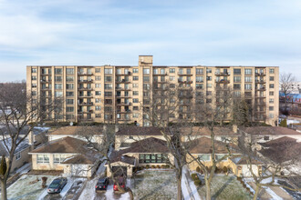 Lincolnwood Suites in Chicago, IL - Building Photo - Building Photo