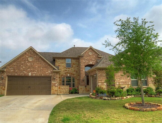 property at 28534 Hunters Shore Dr
