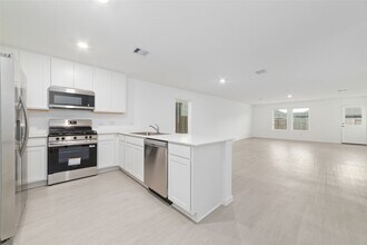 6330 Breakaway Grv Dr in Katy, TX - Building Photo - Building Photo