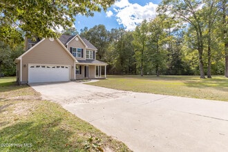 261 Wagonwheel Ln in Richlands, NC - Building Photo - Building Photo