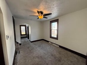 923 Pierce Ave in Lancaster, OH - Building Photo - Building Photo