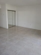 1965 S Ocean Dr, Unit 2A in Hallandale Beach, FL - Building Photo - Building Photo