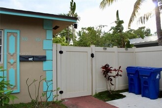 300 SW 8th St in Fort Lauderdale, FL - Building Photo - Building Photo