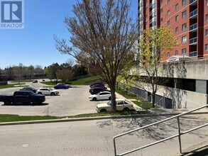 30-630 Chapman Ct in London, ON - Building Photo - Building Photo
