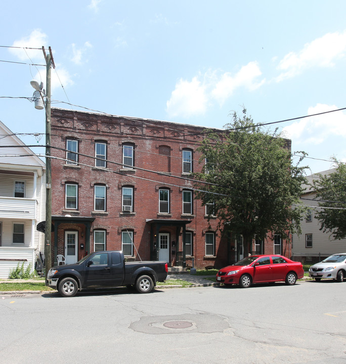 85 5th St in Turners Falls, MA - Building Photo