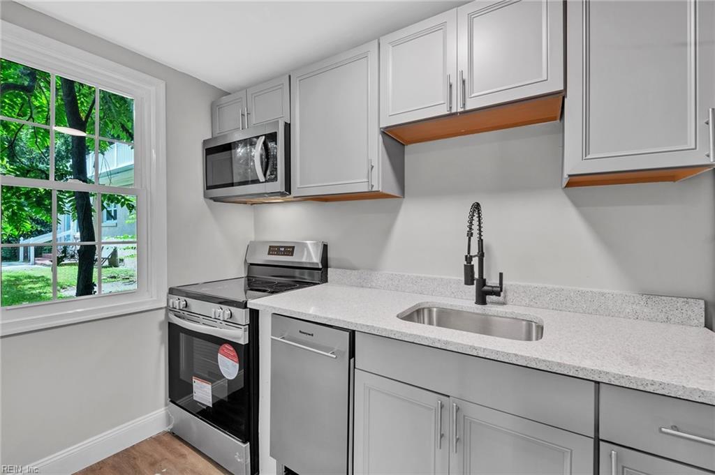 3945 Omohundro Ave, Unit Apartment C in Norfolk, VA - Foto de edificio