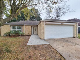 10010 Sagecanyon Dr in Houston, TX - Building Photo