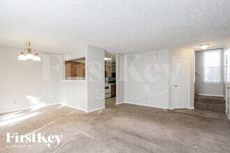 5144 Stanhope Ln in Indianapolis, IN - Building Photo - Building Photo