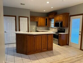 1000 N Gale Ave in Moore, OK - Building Photo - Building Photo