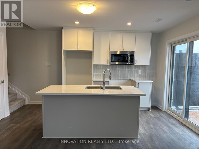 1515 Creekway Private in Ottawa, ON - Building Photo - Building Photo