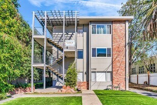 2253 Central Ave in Alameda, CA - Building Photo