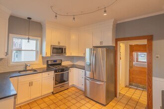 721 Center St in Wallingford, CT - Building Photo - Building Photo