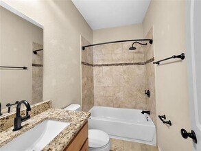 1020 Elwood St in Irving, TX - Building Photo - Building Photo