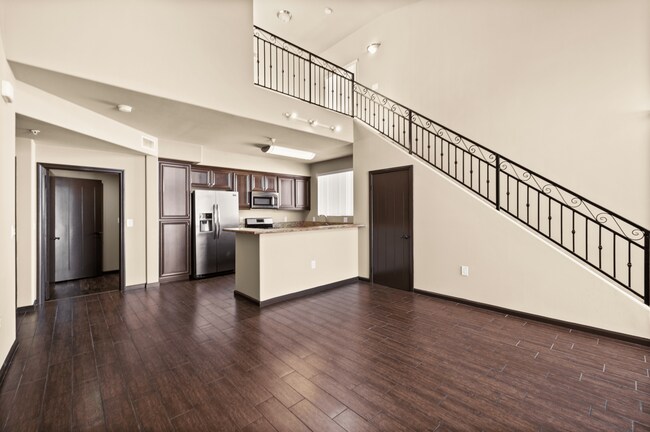 Le Blanc Apartments in Canoga Park, CA - Building Photo - Building Photo