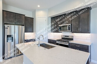 17052 N 50th St in Scottsdale, AZ - Foto de edificio - Building Photo