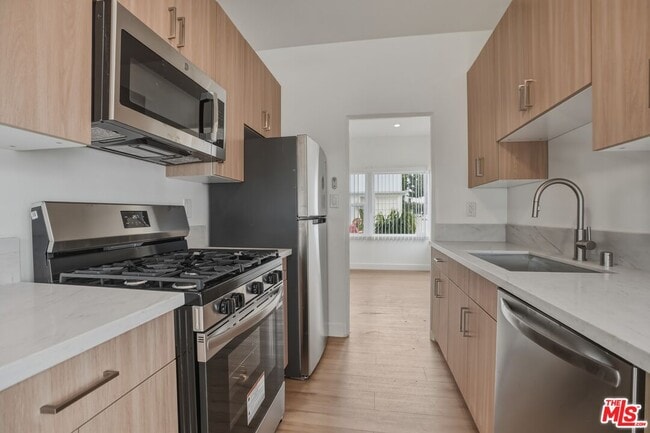 property at 2317 Ocean Park Blvd