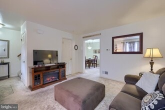 6 Tiffany Ln in Lebanon, PA - Building Photo - Building Photo