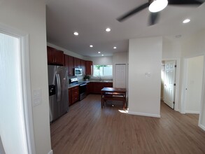 1219 9th Ave in Honolulu, HI - Foto de edificio - Building Photo