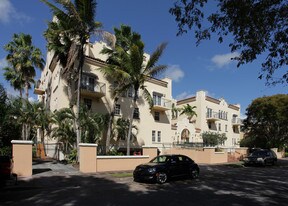 The Gallery Plaza in Miami, FL - Building Photo