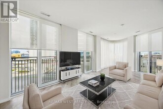 1000-1000 Portage Pkwy in Vaughan, ON - Building Photo - Building Photo