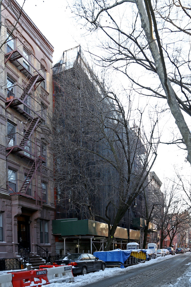 74-76 Charles St in New York, NY - Foto de edificio - Building Photo