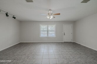 7813 N Lagoon Dr in Panama City Beach, FL - Building Photo - Building Photo