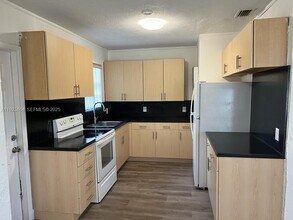 1707 NW 14th Ct in Fort Lauderdale, FL - Building Photo - Building Photo