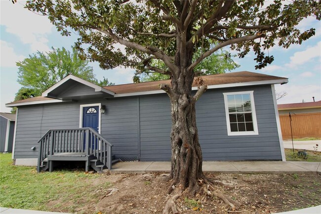 409 Robert Lee Rd in Houston, TX - Building Photo - Building Photo