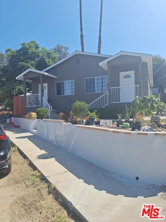 property at 900 Elder Ct