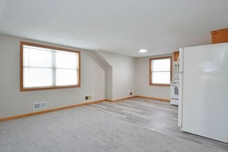 2153 Green Ave, Unit #2 in Anoka, MN - Building Photo - Building Photo