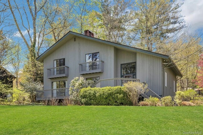 68 Lake Shore Dr in South Salem, NY - Building Photo - Building Photo