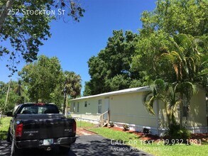 252 Stockton St in North Fort Myers, FL - Building Photo - Building Photo