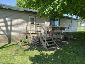 21822 Business Hwy 151 in Monticello, IA - Foto de edificio - Building Photo
