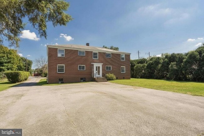 property at 10 Lloyd Ave