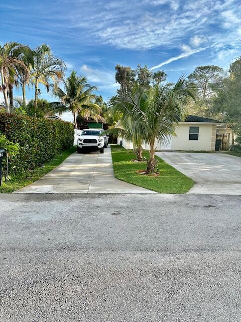 4942 Dillon St in Greenacres, FL - Building Photo