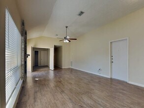 9203 Rippling Fields Dr in Houston, TX - Building Photo - Building Photo