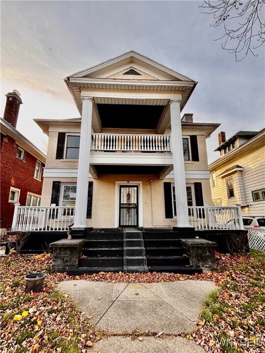 40 Niagara Fls Blvd in Buffalo, NY - Building Photo