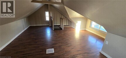 42 Madison Ave N in Kitchener, ON - Building Photo - Building Photo