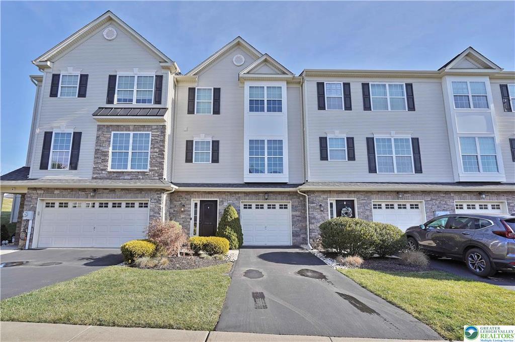 2648 Gila Dr in Easton, PA - Foto de edificio