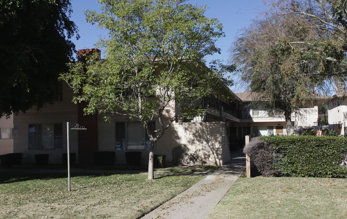 Magnolia Arms in Riverside, CA - Foto de edificio