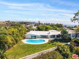 1641 Tower Grove Dr in Beverly Hills, CA - Building Photo